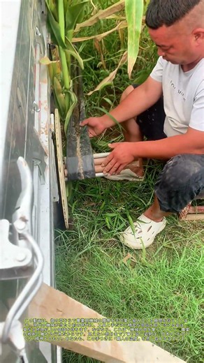 履帯を手で組み立てる：農機の“骨格”を作る職人の技術