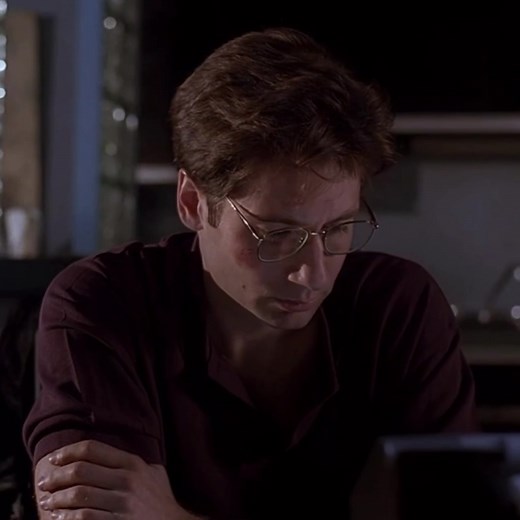 no episode of the show was normal for me cause every time he came on the screen so would i #foxmulder #thexfiles sp: scullyscenes #foxmulderedit #davidduchovny #edit #fyp #txf #foryoupage