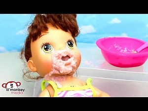 Baby Alive Messy Breakfast! Feeding and Diaper Change!