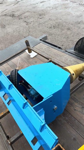 Skid Steer Hydraulic Wood Splitter AttachmentWww.alchemybuild.ca@alchemyequip