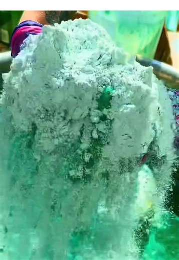 Christmas Comp with Green and Red Colors