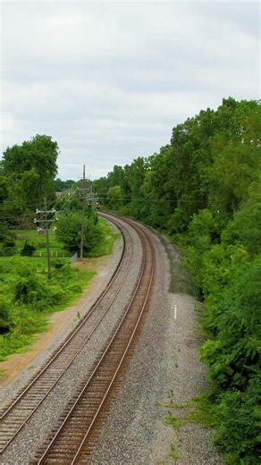 30K views · 546 reactions | Timelapse of CSX I151 around the curve at Glenwood in Westland, MI. #reels #reelsviral #timelapse #train #railroad #rail #drone #asmr #viral #video #track #loop | Craig Hensley Photography | Facebook