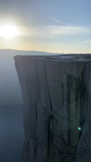 Morning, backpack and a stunning view 🥰🇧🇻