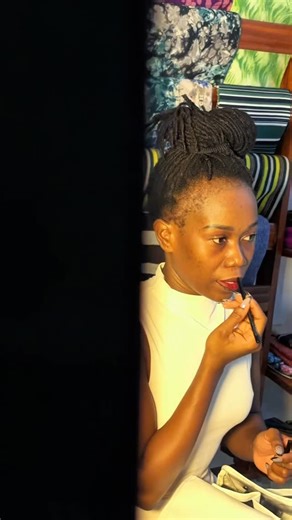 There’s a quiet beauty in watching creativity unfold in real time. November 1st was not just about art — it was about ritual, memory, and transformation. Event: Serge Attukwei Clottey — [Dis]Appearing Rituals: An Open Lab of Now for Tomorrow Date: Saturday, 1st November 2025 | Time: 7–9pm Venue: Gallery 1957, Kempinski Gold Coast City, Accra | Bola Loboe