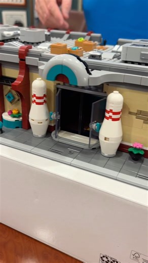 65K views · 1.2K reactions | Lego bowling center! 朗 #bricklink #prototype #lego #legomania #legofan #bowling #bowlingcenter #legominifigures #replica @lego | Stefanie Johnson | Facebook