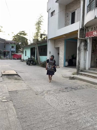 Tia Pascuala va a comprar chones a la tienda de Doña viky modo, lencería de Jazmín, márcale, le robaron su fondo y sus chones #cossdepueblo #humorchatinos #carincaritas #tiapascuala #viralreels @Carin Caritas show