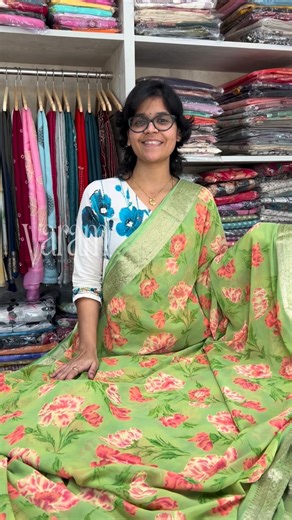 Varam Fashion House on Instagram: "Price: 1100/- WhatsApp: 9550777705 Budget friendly Chiffon saree with Small Zari border. Blouse plain blouse (without Border) Blouse as shown in the video Colours might slightly differ due to digital photography Card payment accepted #mulchanderi #smallborder #varamfashionhouse"