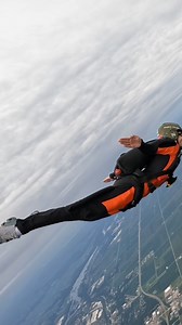 Skydive Chicago's Learn to Solo Skydive Program is an advanced student training program. One important skill is the "Track," to move away from other jumpers into clear airspace to pull the parachute. A whole level is dedicated to learn the skill and build on throughout the rest of the program. Check out these students rocking their track! 😎🪂 . . . #skydivechicago #Courage2024 #learntoskydive #sdcafp #AdvancedFreefallProgram #learntoskydive | Skydive Chicago