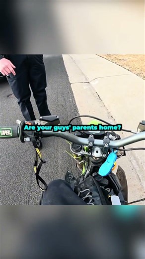 Cop has to talk to kids parents after they ride through a park 👮🏽‍♂️@BabyBeeRon