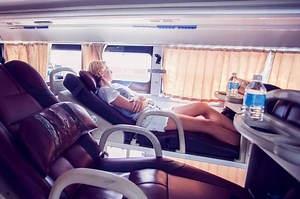 7 Perbedaan Sleeper Bus dan Sleeper Train, Traveler Harus Tahu! : Okezone Women