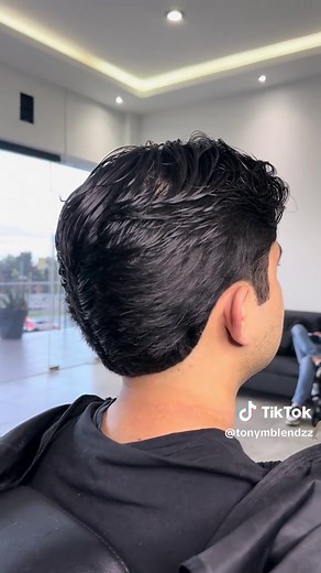 Corte Clásico en Capas: Técnicas y Estilo en Monterrey