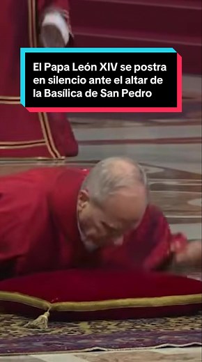 Papa León XIV: Postración en Viernes Santo