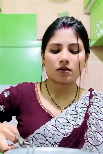 Funny Kissing Prank: Epic Reactions Revealed