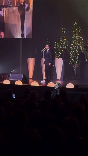 It’s been so special getting to share my new song each night out on Christmas tour! 🎄🎁✨ Find it wherever you get your music and be reminded of how that one moment is the reason we celebrate this season, and can worship in all things! 🙌🙌🙌 #MomenttheWholeWorldChanged #Christmas #ChristmasSong #ChristmasTour #Worship #SignLanguage #ASL #JesusIstheReasonfortheSeason #DannyGokey | Danny Gokey