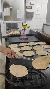 Ek Bar mein teen Roti fenkane wala yah Bandhan Lucknow se Bulaya yah dekhiae Lucknow wali Kitni