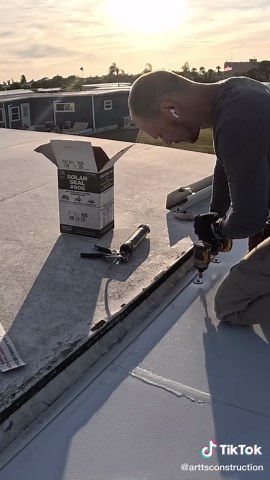 Installation of insulated panels on the sunroom roof. Special screws, sealant, roof tape, and flashing. Everything you need to make sure the roof doesn’t leak. #sunroombuild #roofsunroom #sarasotafl #sunroomproject #constructionlife