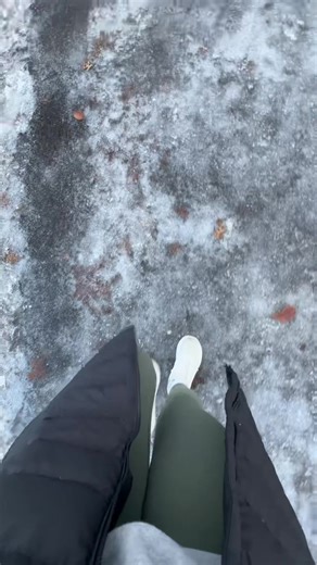 BYE THIS MADE ME LOL I CAN’T anyway follow my insta @wellness.with.isabel #mn #winter #walking #gymtok #foryou