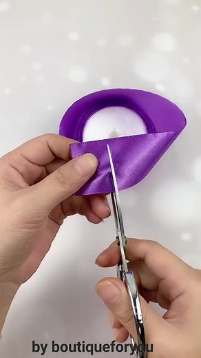 Its amaizing Es sorprendente, utiliza liston de esta forma 😉 Comparte y sigue la pagina 🫶🫶🫶 #fypシ゚viralシ #fypシ #estilodepapel #DiloConDetalles #MomentosEspeciales #siguenosenfacebook #love #ribbonflowers | Manualidades Con Liston