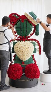 2.9K reactions · 278 shares | This holiday season’s most iconic centerpiece ❤️ #flowersae #dubaiflowers #dubaistyle #dubailuxury | Flowers.ae | Facebook