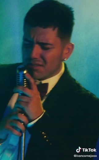 Ivan Cornejo La Curiosidad Music Video