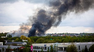 Explosionen in Braunschweig: Chemiefabrik steht in Flammen – Lage ist „lebensgefährlich“