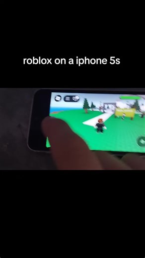 Roblox on iPhone 5s: Performance Review