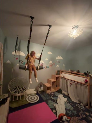 Gymnastics rings in the bedroom don’t disappoint !