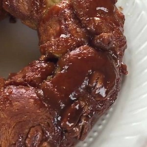 41K views · 58 reactions | Crescent Roll Monkey Bread - so easy! Get the full recipe: https://momspark.net/easy-crescent-roll-monkey-bread/ | Mom Spark | Facebook