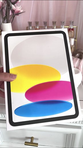 Unboxing the iPad 10th Generation Silver - Review and Camera Details