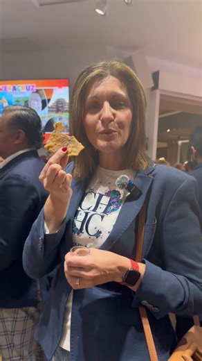 La gastronomía veracruzana enamoró el paladar de españolas y españoles que disfrutaron de una degustación en la Casa de México en España, como parte de la #FITUR2026. ❤️✨🍽️ Porque donde hay comida veracruzana, hay alegría, tradición y mucho corazón. #VeracruzEstáDeModa | Rocío Nahle