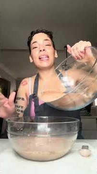 EASY MOIST CHOCOLATE CAKE #fyp #cake #chocolate #chocolatecake #baking
