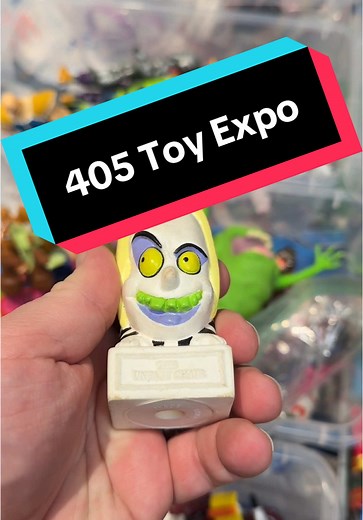 Join me as we visit the 405 Toy Expo. #jurassicworldrebirth #jurassicworld #jurassicpark #movies #toys #oklahoma #collectorcheck