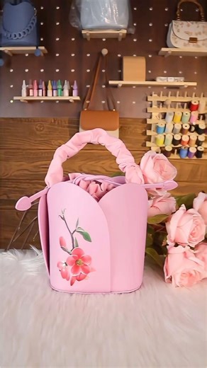 This bag is the cutest pink bag I have ever made!#customize #bag #handbag #usa #luxurybag