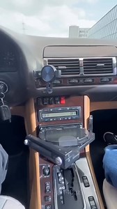 Flip Out Screen Car Stereos