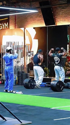 Funny Gym Moments with Anatoly: Lifting Weights with Humor