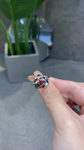 Your whole body sparkles when you put that ring on.#fyp #jewelry #ring