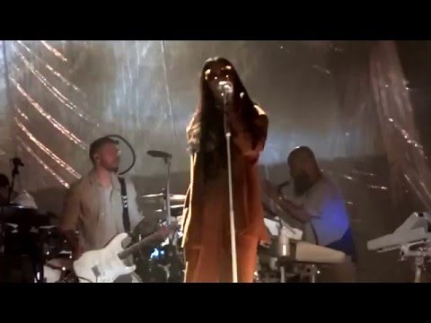 Rihanna - Needed Me (Live)