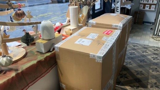 Colis et livraisons: pourquoi y-a-t-il autant de "points relais" en France?