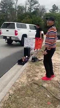 Fake Violin Scammer/Player Gets EXPOSED Conroe Tx (money gets kicked!!!)