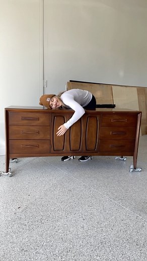 Christina Muscari on Instagram: "I’m in love 😍. @realmilkpaintco milk paint is not only beautiful it’s non-toxic and organic. Good for furniture makeovers and the earth 🌎. #earthday #milkpaint #furnituremakeover #furnitureflip #midcenturymodern"