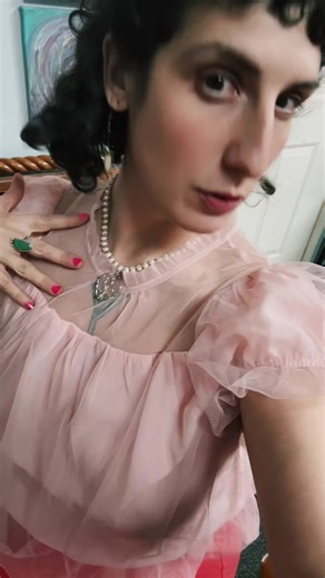 relgumson (@relevision)’s videos with You Sexy Thing - Spoofthereitizzz