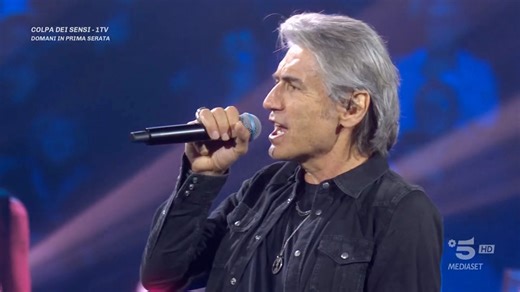 "A modo tuo" cantata da Elisa e Ligabue da sempre e per sempre devastante 🤍😭 #Taratata | Mediaset Infinity