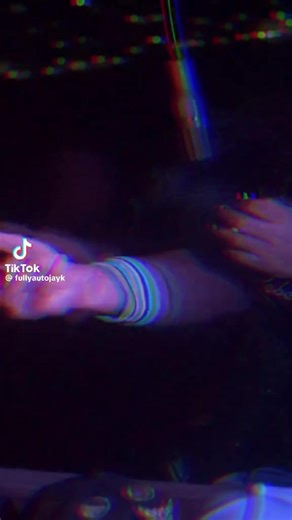 We feature Mr.fully auto himself jayk is rapper out of Tortola with a very clean and unique flow the way he tells his story and flows is incredible keep going and hope to see you go very far as well love alone to you @Auto Jayk 🇻🇬✊🏽💥🔥