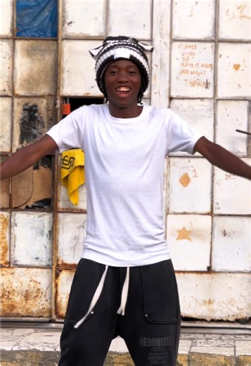 Best Dancing Rubbish Routine: Entertaining Moves