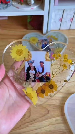 #ResinaCreativa #epoxiresin #resinaepoxi #manualidadesencasa #resinartist #resinacomposta #resinart #trabajoduro #resinartwork #resina #accesorios #resinaepoxica #resin Puedes obtener más información sobre el curso de Accesorios con Resina 👇🏻https://wa.link/nbejkt | Resina Creativa