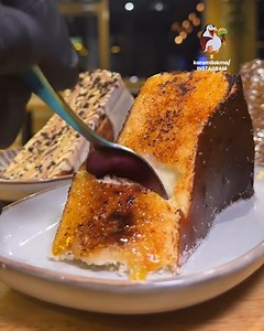 120K views · 627 reactions | Indulge in a rich San Sebastian cheesecake  topped with a golden, caramelized creme brulee layer . Creamy, smooth, and perfectly sweet, this dessert blends the best of both worlds for an unforgettable treat! #geekyfork ️: Instagram/ karomilokma | Taste Lab | Facebook