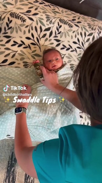 Swaddling a newborn helps them feel calm and promotes sleep 😌 Here are some helpful tips so you can master the art of swaddling 🥷 👶 Use a thin, lightweight, breathable fabric like muslin or cotton 👶 If your baby is an escape artist, double the swaddle up with two thin blankets 👶 Place baby’s head just above the folded edge of the blanket so you cover their shoulders 👶 Keep their arms slightly bent in their natural position so they’re not fighting to bend their arms 👶 Make the swaddle nice