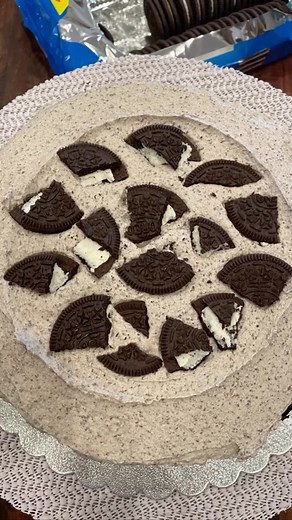 ⏰ Hours of time go into making a cake  like this. But the showcase can take less than 10 sec  #cake #cakes #cakedecorating #cakeideas #customcakes #cakestoorder #dessert #goodcake #chocolate #oreo #oreocake #cakedecorating #cakedesign #cakebaker #baking #cakebakery | Bread and Butter Baking | Facebook