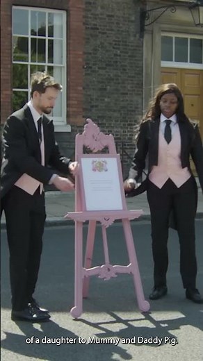 Baby Evie Has Arrived!! 🍼 | Peppa Pig Town Crier Announcement 🔔 | Muddy Puddle Parenting 🐽