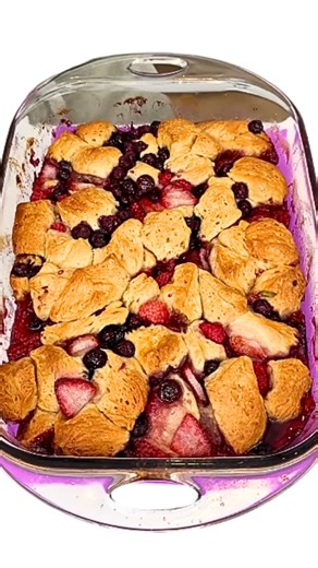 Easy berry breakfast bake recipe